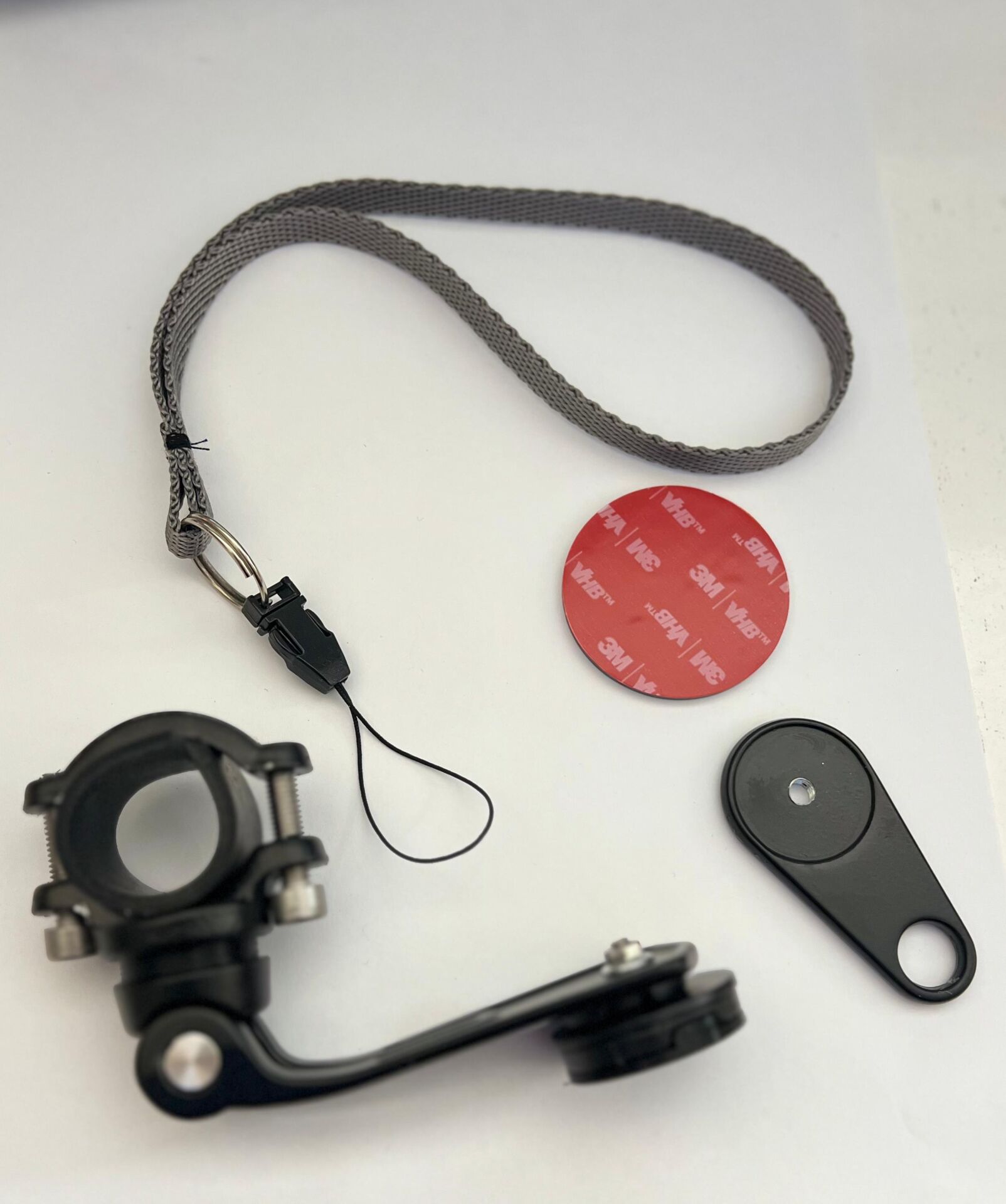 DURT MANYETİK TELEFON TUTUCU ve 3M YAPIŞKAN BANTLI DİSK.